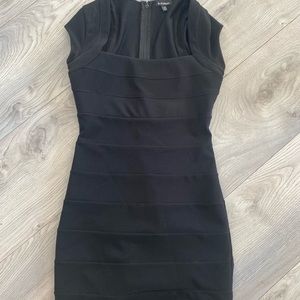Lechateau body con dress